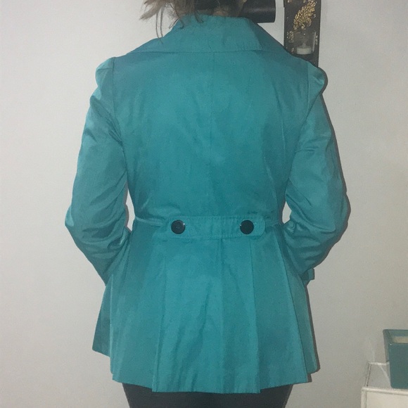 A pretty rain coat! Perfect for spring! - Picture 2 of 3